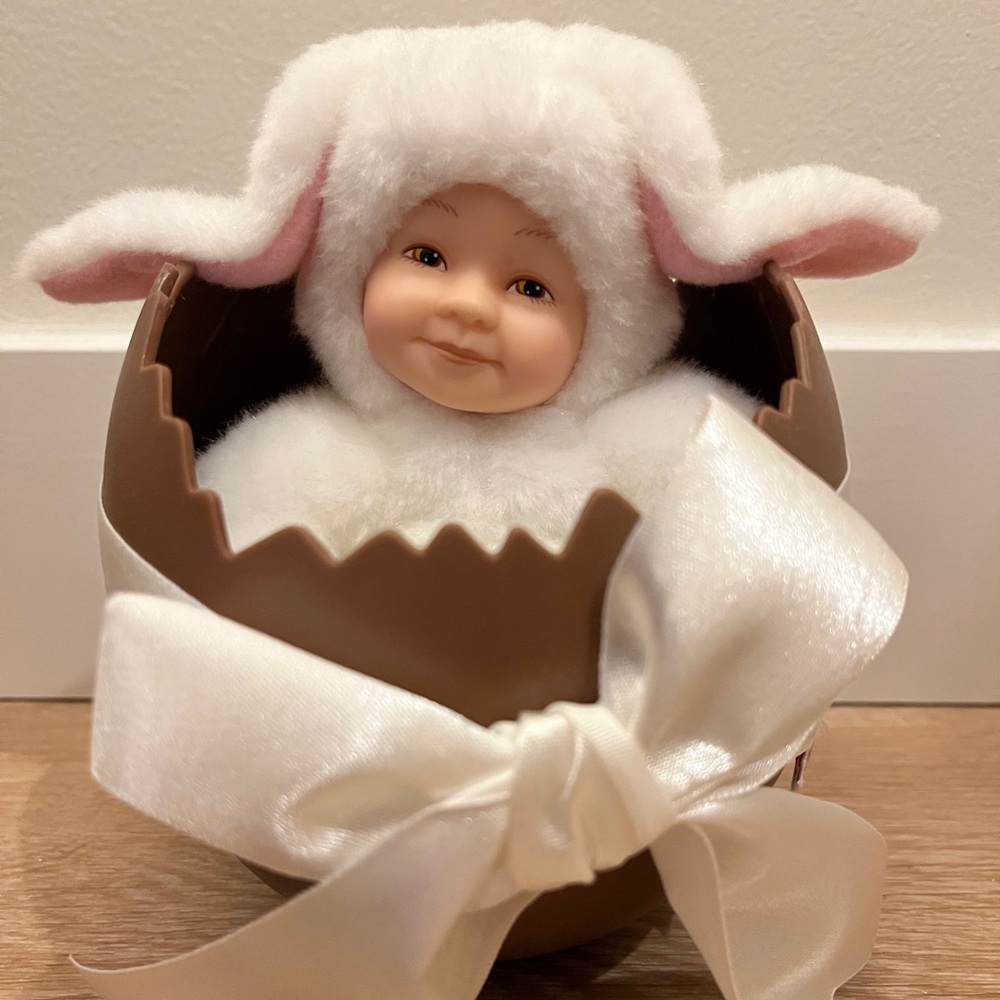 Anne Geddes Plush Baby Bunny Doll In Easter Egg  
5" Caucasian